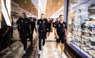 Hai cựu danh thủ Marcel Schmelzer và Kevin Großkreutz gặp gỡ người hâm mộ Việt