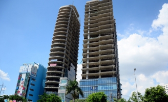 Hai đại gia tranh mua tòa tháp có sân đỗ trực thăng bỏ hoang ở Sài Gòn