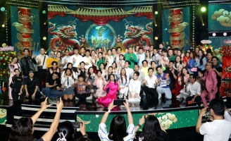 Hàng trăm nghệ sĩ cầu quốc thái dân an, mưa thuận gió hòa tại Lễ giỗ Tổ sân khấu Jet Studio 2024