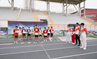 Hàng trăm thí sinh tham gia casting Cầu Thủ Nhí dưới cái nắng nóng 40 độ