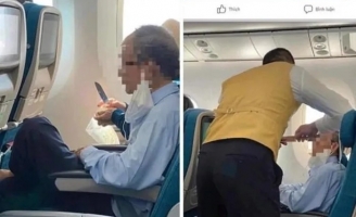 Hành khách mang dao ra gọt hoa quả trên máy bay