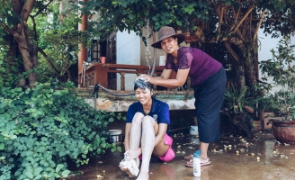 H’Hen Niê: Con có lớn vẫn là con của mẹ