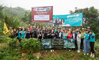 H'Hen Niê truyền cảm hứng yêu thiên nhiên cho những người bạn cùng đồng hành 