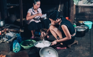 HHen Nie về thăm quê hương trước ngày lên đương tham dự Miss Universe 