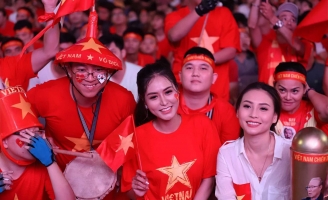 Hoa hậu Di Khả Hân hãnh diện về đội tuyển Việt Nam