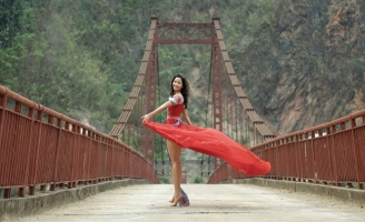 Hoa hậu H’Hen Niê kết nối “Nụ cười Việt Nam” qua âm nhạc 