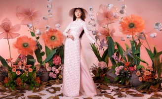 Hoa hậu Khánh Vân diện áo dài, hòa mình với cây cỏ