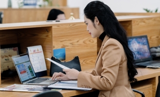 Hoa hậu Nông Thúy Hằng làm MC