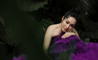 Hoa hậu Quý bà Thế giới 2017 Hạnh Lê khoe dáng bên Đương kim Mister International 2018