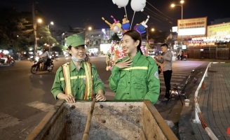 Hoa hậu Thùy Tiên truyền cảm hứng tự hào cho các bạn trẻ có mẹ làm nhân viên môi trường