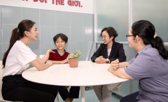 Hoa hậu Xuân Hạnh thực hiện  chuyến thiện nguyện đến Trường Tình thương Ánh Linh 