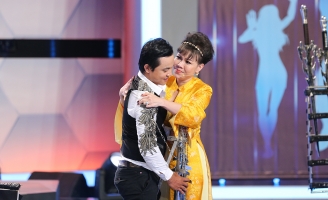 Hoài Linh - Việt Hương rớt nước mắt với Người bí ẩn