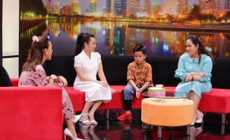 Hoàng Oanh mủi lòng khi thấy con trai Đại Ngọc Trâm khóc vì nhớ ba