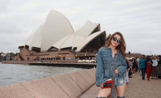 Hoàng Y Nhung thích thú khám phá Australia