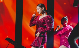 Hoàng Yến Chibi tự tin trình diễn tại lễ trao giải Asian Television Awards 24
