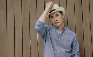 Host Khôi Trần và thí sinh nữ nảy sinh tình cảm trong 