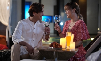 Hứa Vĩ Văn tình tứ với Maya