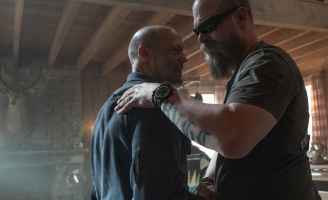Jason Statham tái xuất với “Mật Vụ Phụ Hồ” – Hành động mãn nhãn, kịch tính tột độ