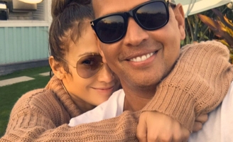 Jennifer Lopez khẳng định bạn trai thứ tư là mối tình đẹp nhất