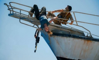 Jurassic World: Tái Sinh hé lộ trailer kịch tính với khủng long đột biến