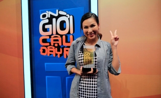 Khánh Ngọc giành được cúp “Ơn Giời Cậu Đây Rồi”