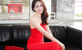 Khó rời mắt trước vẻ gợi cảm của Hoa hậu cao nhất Việt Nam