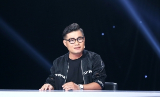 Khoảnh khắc cuộc đời: NTK Phan Nguyễn Minh Quân dù mù màu vẫn tỏa sáng trong thế giới sắc màu