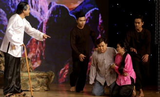 Kịch cùng Bolero: Đạo diễn Bảo Châu “lội ngược dòng” thành công 