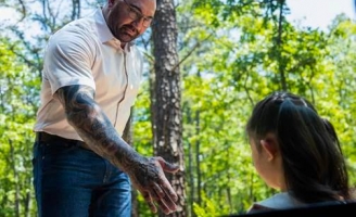 Knock At The Cabin siêu phẩm kinh dị Stephen King cũng phải thốt lên “quá đáng sợ”!