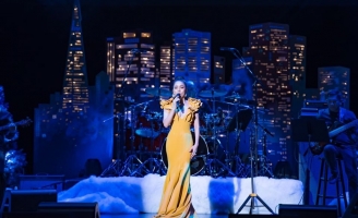 Lệ Quyên là ca sĩ Việt đầu tiên sở hữu micro đắt giá mà các siêu sao quốc tế đang sử dụng