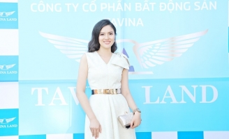   Lê Thị Phương khoe sắc tại sự kiện