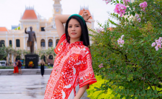 Lee Phương dịu dàng đón năm mới với bộ ảnh áo dài