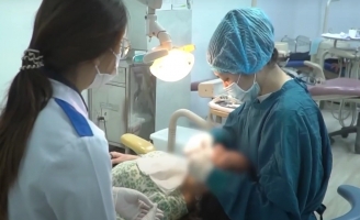 Lời Cảnh Báo: Cẩn trọng khi dùng AI và trào lưu kem đánh răng tự chế