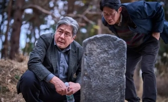 Lý do phim 'Quật mộ trùng ma' gây sốt, cán mốc 100 tỷ đồng ở rạp Việt