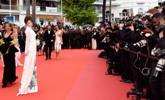 Lý Nhã Kỳ diện áo dài Việt Nam tạo ấn tượng mạnh ở Cannes 2018