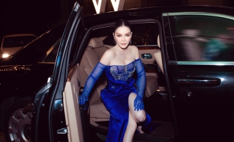 Lý Nhã Kỳ ngồi Rolls Royce 40 tỉ đồng, lộng lẫy tại Ngôi sao của năm
