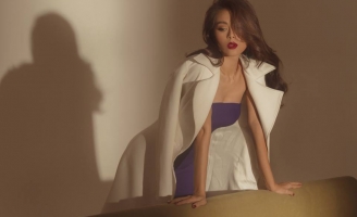 Mặc dù diện khá kín đáo, nhưng Nam Thư vẫn khiến người xem 