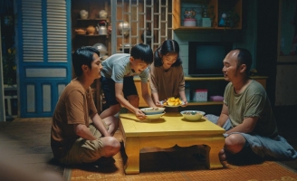 Màu phim gia đình mới của Thu Trang – Tiến Luật trong làng điện ảnh Việt