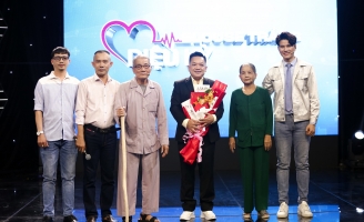 MC Vũ Mạnh Cường xúc động kết nối cho bác sĩ hội ngộ cùng bệnh nhân bị hoại tử chân nặng 