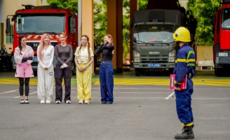 Minh Hằng, Lan Ngọc, Huyền Baby trải nghiệm cảm giác “thập tử nhất sinh” ở độ cao 30 mét