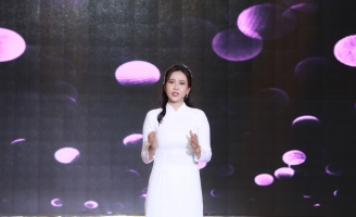 Mỹ Phương vinh danh những người mẹ Việt Nam anh hùng trên sóng Én Vàng 2023