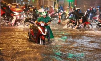 Nam bộ đối mặt mưa giông lớn và triều cường những ngày đầu tháng 10