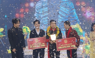 Năm Chà đoạt giải Quán Quân Cười Xuyên Việt 2022