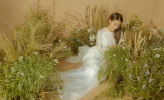 Nam Thư khiến người hâm mộ ngẩn ngơ trong tà áo dài trắng