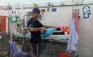 Nắng nóng và tia cực tím, hàng ngàn bệnh nhi sốc nhiệt