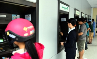 Ngân hàng Nhà nước lần thứ 2 yêu cầu dừng tăng phí rút tiền ATM