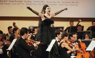 Nghệ sĩ Lan Quỳnh gây choáng ngợp khán giả Nhà hát lớn Hà Nội với bản aria kinh điển