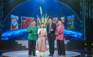 Ngô Ngọc Anh sở hữu cơ sở làm nhang sạch từ sen ở độ tuổi còn rất trẻ