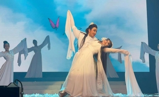 “Ngọc Nữ” Khánh Tâm và hai món quà Xuân đặc biệt dành tặng khán giả