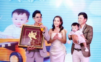 Ngọc Sơn huỷ tất cả show để đón mừng thôi nôi cháu ngoại
